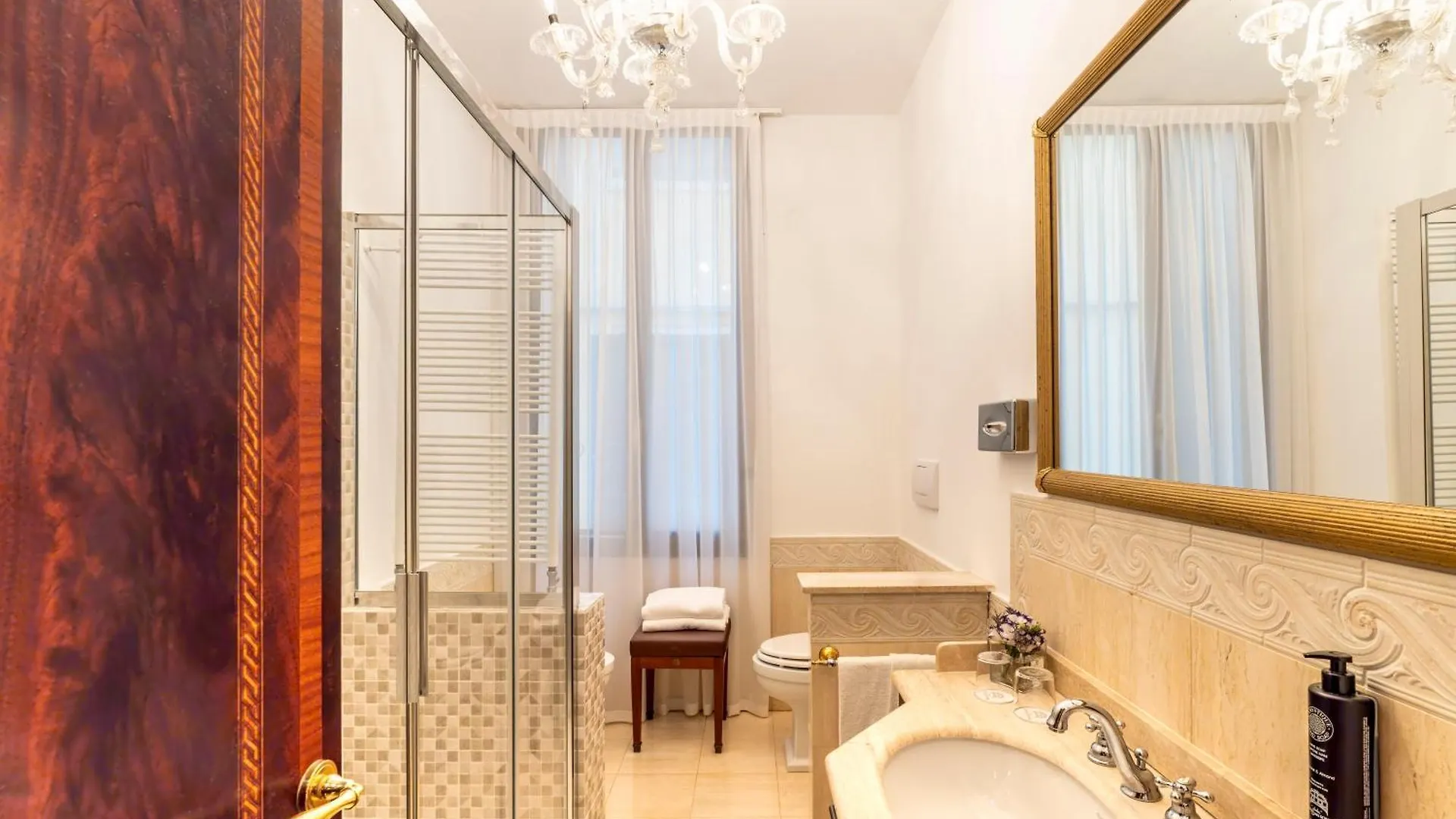 Hotel Al Ponte Dei Sospiri Venice 4*,