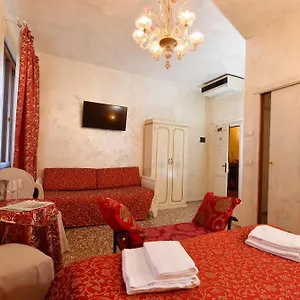*** בית הארחה Casa Martini איטליה