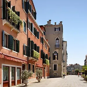**** מלון Palazzo Del Giglio איטליה