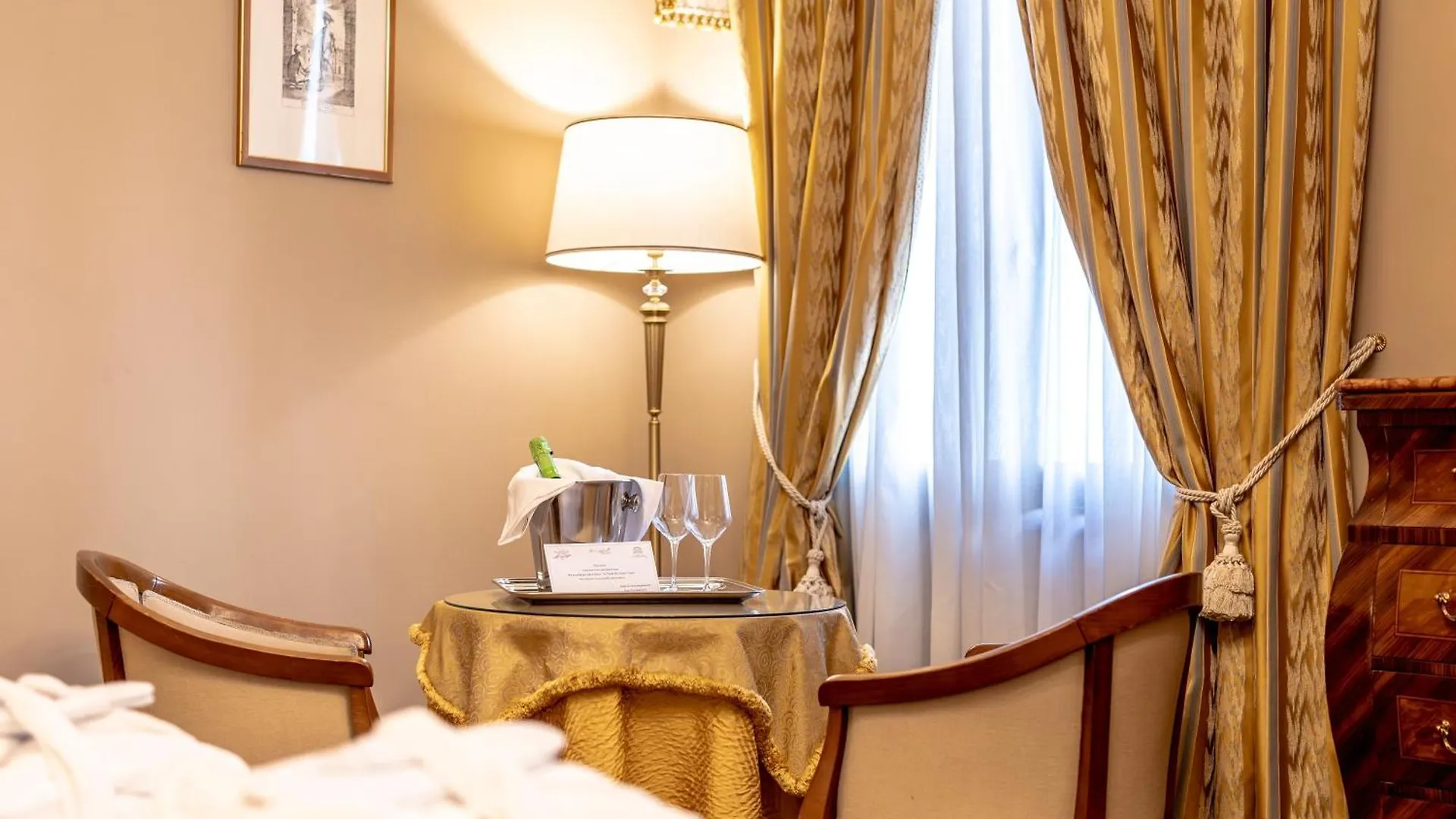 Hotel Al Ponte Dei Sospiri Venice 4*,  Italy