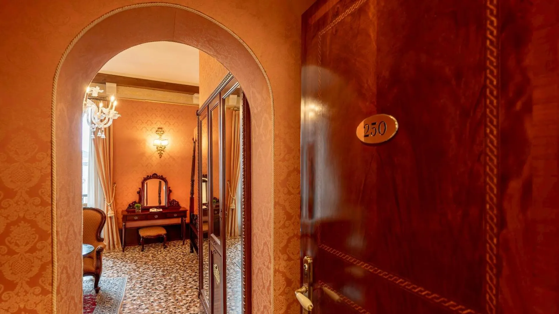 ****  Hotel Al Ponte Dei Sospiri Venice Italy
