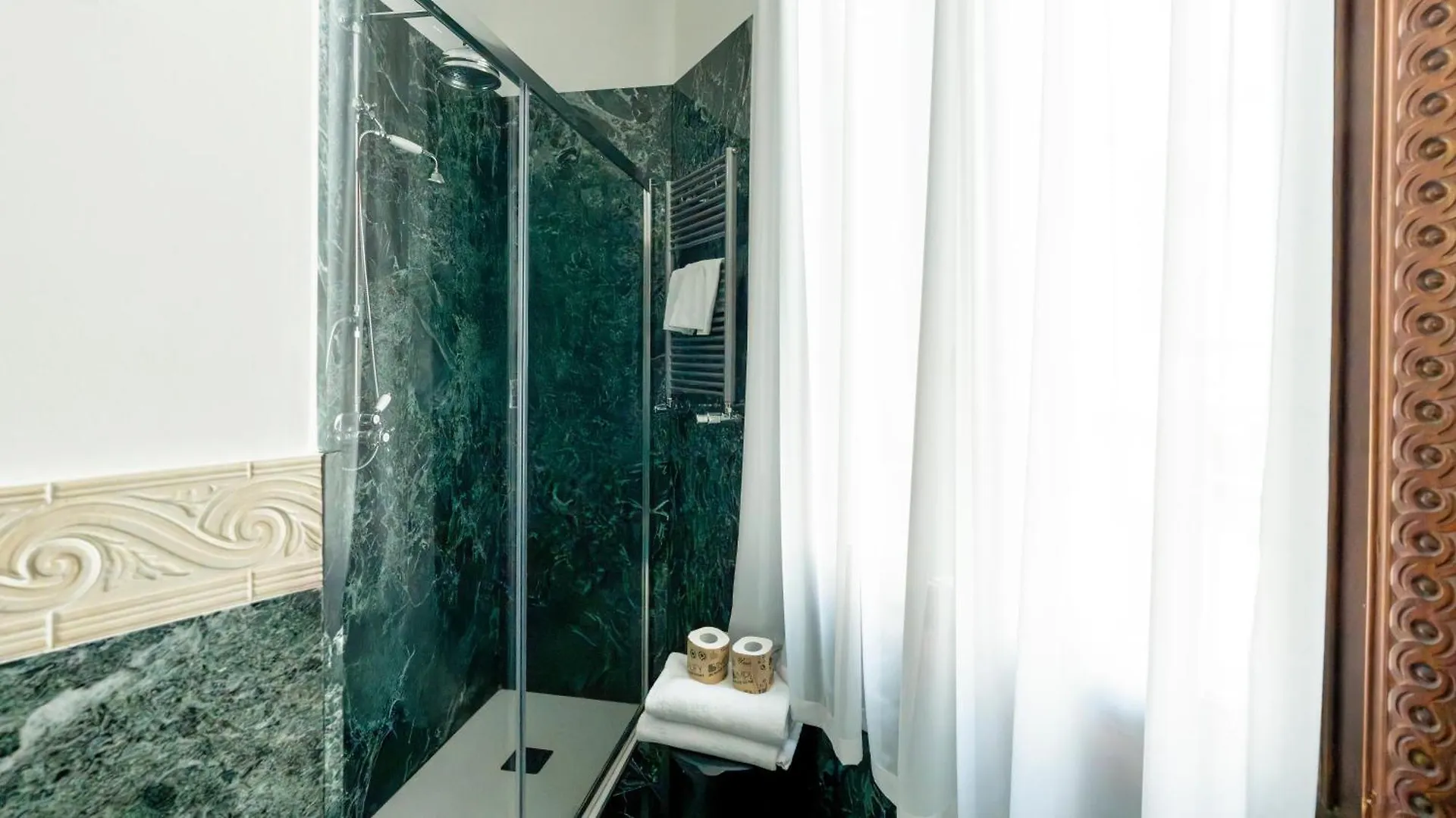 ****  Hotel Al Ponte Dei Sospiri Venice Italy
